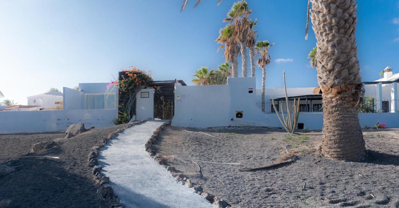 Beautiful Studio On The Seafront Costa Teguise Bagian luar foto