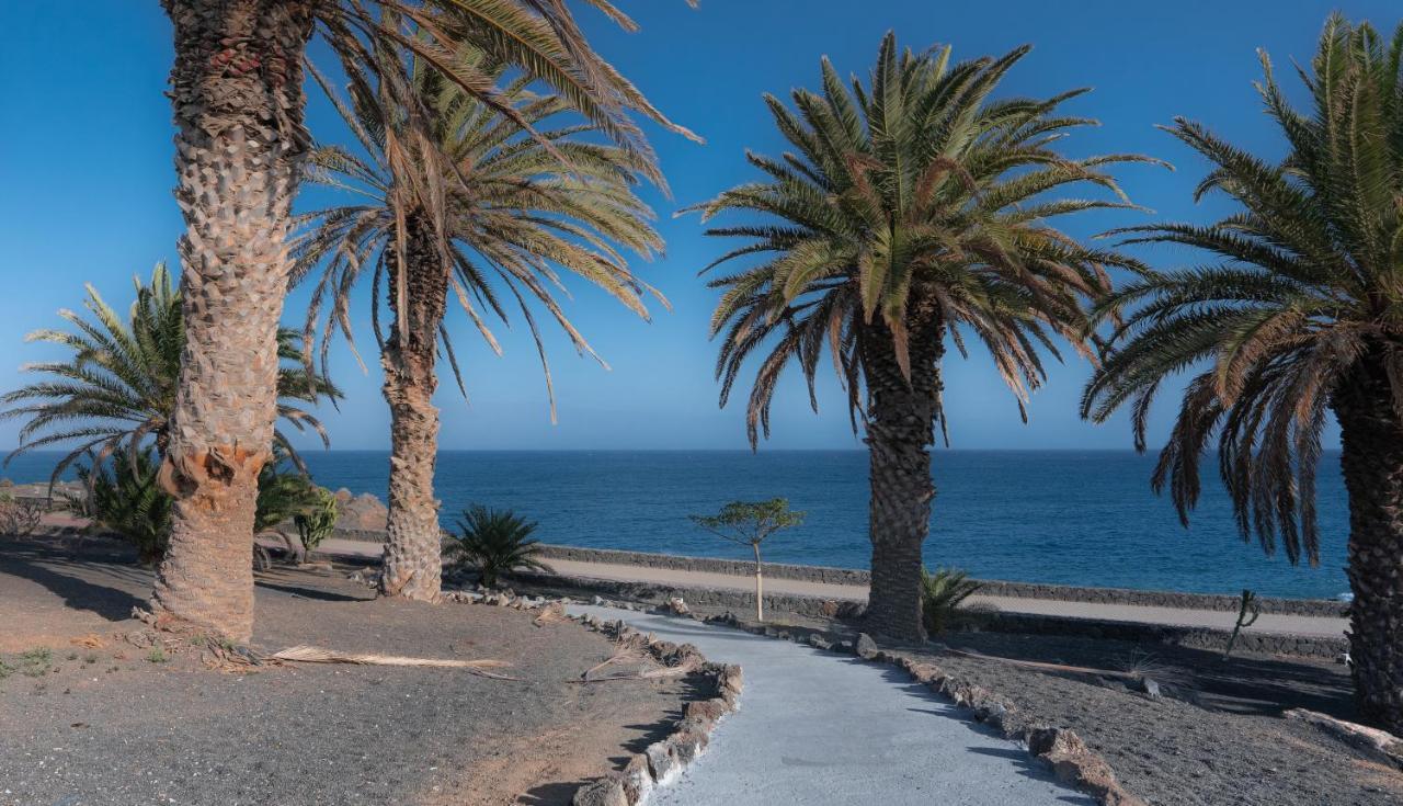 Beautiful Studio On The Seafront Costa Teguise Bagian luar foto