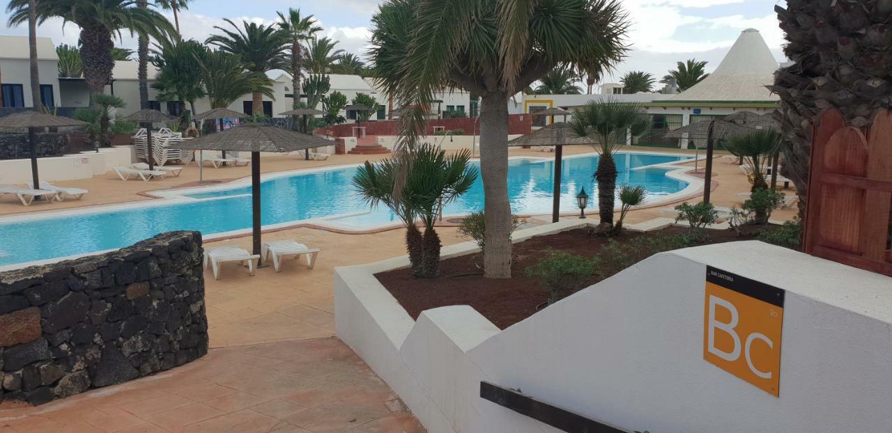 Beautiful Studio On The Seafront Costa Teguise Bagian luar foto